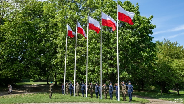 Fot. Weronika Łyczywek [Radio Szczecin] Dzień Flagi w Szczecinie. Krwiobus i apel [WIDEO, ZDJĘCIA]