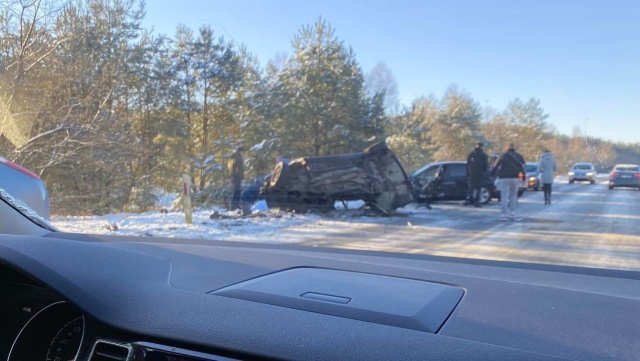 Wypadek na "chociwelce", fot. Fot. Facebook Grupa Suszą! Szczecin 27.12.2021