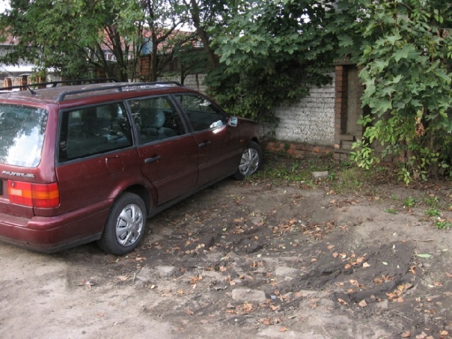 Dziki parking przy ul. Arkońskiej - fot. Słuchacz PRS 03 