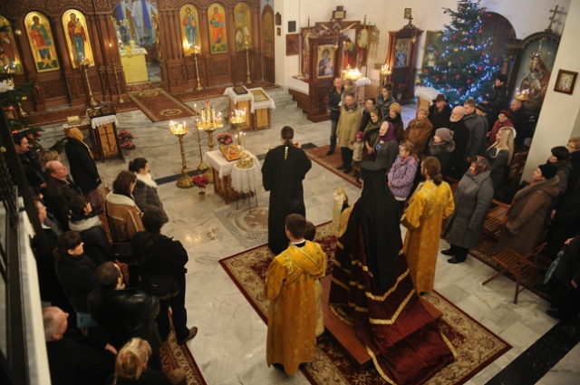 Wigilia w cerkwi prawosławnej. Fot. Łukasz Szełemej [Radio Szczecin] [6.01.2013] Wigilia Bożego Narodzenia w Kościele wschodnim