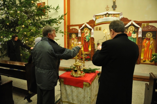 Wigilia w cerkwi greckokatolickiej. Fot. Łukasz Szełemej [Radio Szczecin] [6.01.2013] Wigilia Bożego Narodzenia w Kościele wschodnim