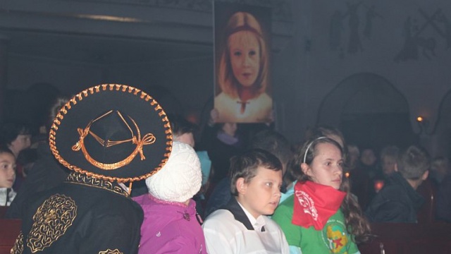 Noc Wszystkich Świętych w Sanktuarium Najświętszego Serca Pana Jezusa w Szczecinie. Fot. Piotr Kołodziejski [Radio Szczecin] [30/31.10.2013] Bal i Noc Wszystkich Świętych