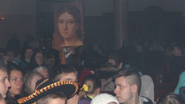 Noc Wszystkich Świętych w Sanktuarium Najświętszego Serca Pana Jezusa w Szczecinie. Fot. Piotr Kołodziejski [Radio Szczecin] [30/31.10.2013] Bal i Noc Wszystkich Świętych