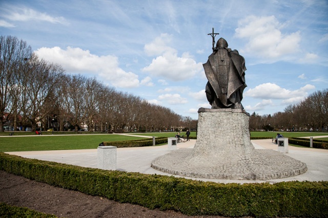 04 Wydawałoby się, że wszystko jest ok, czyli figura w mocnym punkcie... [20.04.2013] Kompozycja obrazu fotograficznego