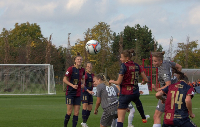 146 Plener Migawki - fot. Iwona Mindykowska (2) [15.10.2022] 146. Plener Migawki - Ekstraklasa kobiet Pogoń Szczecin vs. Sportis KKS Bydgoszcz