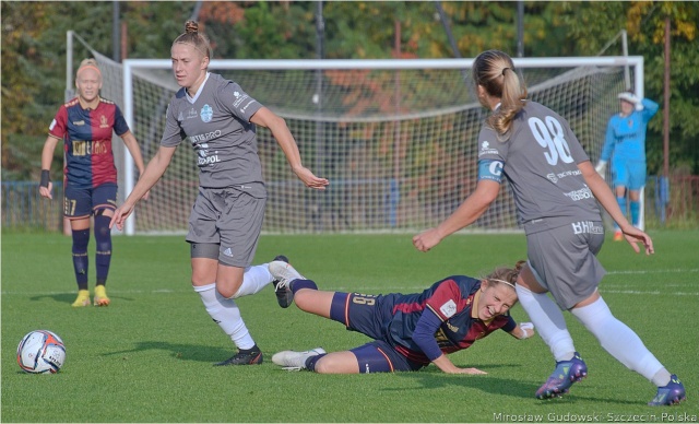 146 Plener Migawki - fot. Mirosław Gudowski (14) [15.10.2022] 146. Plener Migawki - Ekstraklasa kobiet Pogoń Szczecin vs. Sportis KKS Bydgoszcz