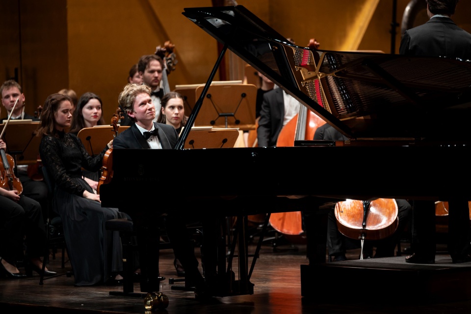 Krzysztof Wierciński – pianista. Fot. Kamila Kozioł [Filharmonia im. Mieczysława Karłowicza w Szczecinie]