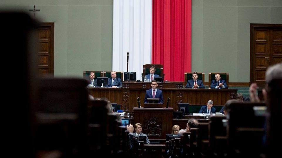 - Kierunek działania jest ten sam i wartości również są te same - mówił w Sejmie nowy premier Mateusz Morawiecki. W swoim expose zapowiedział tym samym rządy kontynuacji obecnej polityki Prawa i Sprawiedliwości. Fot. P. Tracz / KPRM