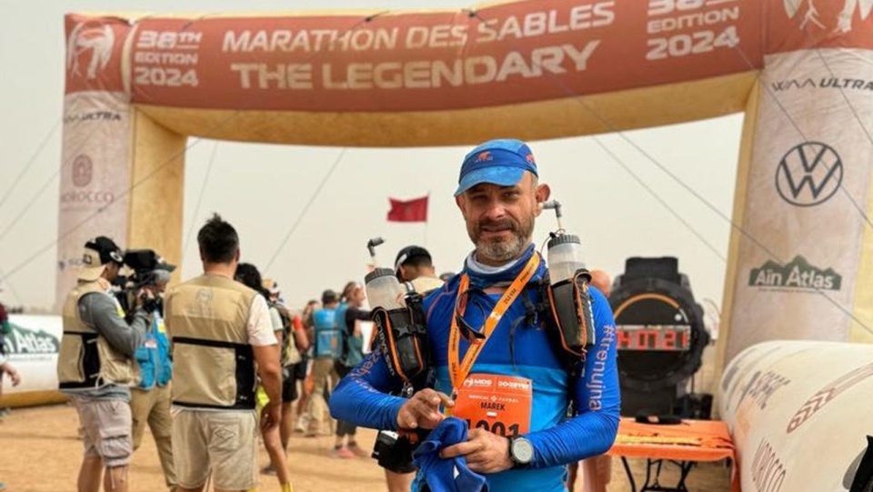 Marek Wódecki ukończył w 2024 roku morderczy Maraton Piaskówfot. archiwum prywatne