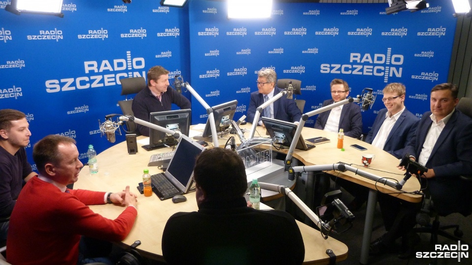 Goście kawiarenki politycznej. Fot. Łukasz Rabikowski [Radio Szczecin]