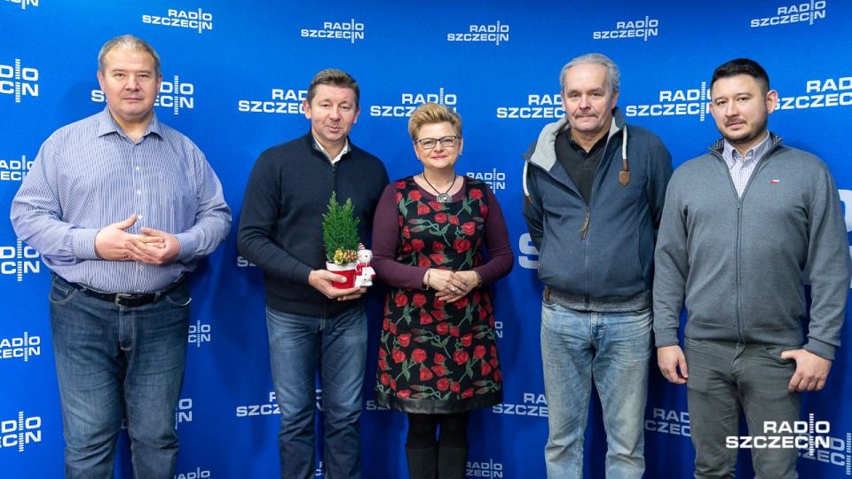 Goście niedzielnej "Kawiarenki politycznej" w Radiu Szczecin i prowadzący Piotr Tolko. Fot. Robert Stachnik [Radio Szczecin]