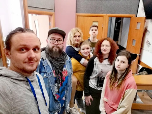 Od lewej - Wasyl Chuchman, Artur Żak, Julia Wieliczko, Julia Dubno, Jurij Dubno, Maria Pyż, Sylwia Pyż. Fot. ze zbiorów prywatnych Galeria
