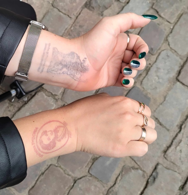 Szczecińskie tatuaże Tomasza Wieczorka. Fot. Agata Rokicka [Radio Szczecin] Zwiedzanie Szczecina z Tomaszem Wieczorkiem