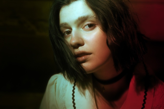 Wiktoria Zwolińska. Fot. Materiały prasowe Magic Records Wiktoria Zwolińska | „Moje przeżycia odkrywam w 'Przebłyskach'... ”. Premiera debiutanckiego albumu [ROZMOWA z ARTYSTKĄ, ZDJĘCIA]