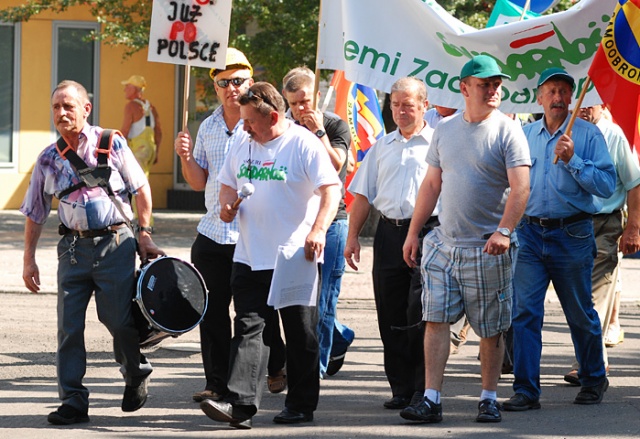 Protest Rolnikow Indywidualnych w Szczecinie - fot. Lukasz Szelemej 11.JPG 