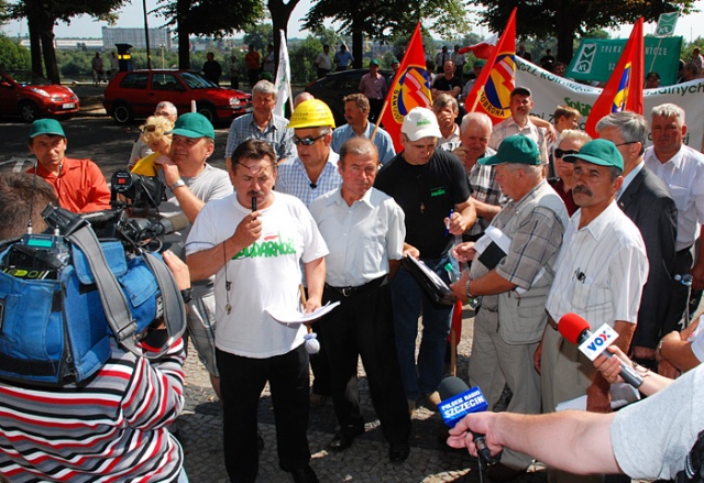 Protest Rolnikow Indywidualnych w Szczecinie - fot. Lukasz Szelemej 15.JPG 