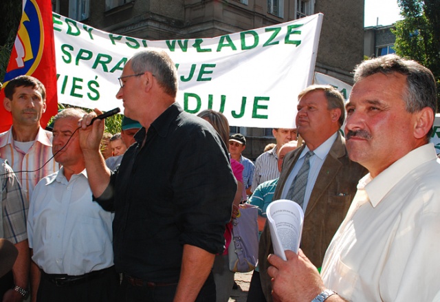 Protest Rolnikow Indywidualnych w Szczecinie - fot. Lukasz Szelemej 03.JPG 