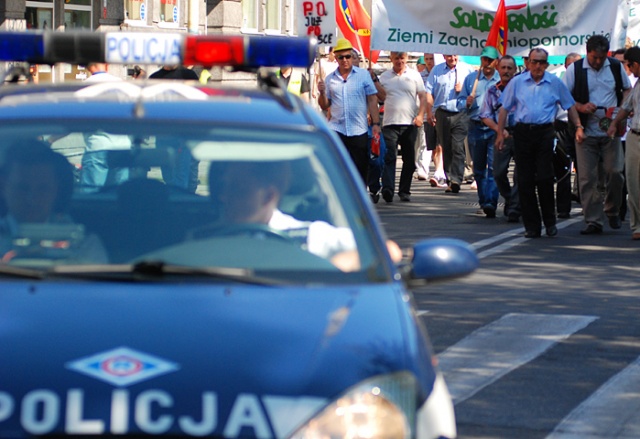 Protest Rolnikow Indywidualnych w Szczecinie - fot. Lukasz Szelemej 08.JPG 