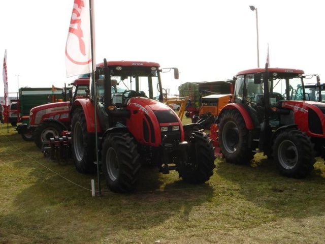Targi Agropomerania 2009 w Barzkowicach - fot. Zdzislaw Tararako 01.JPG 