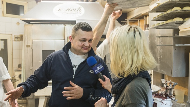 Tłusty Czwartek. Fot. Jarosław Gaszyński [Radio Szczecin] Pączek z lukrem, konfiturą czy czekoladą? Dziś można jeść wszystkie, bo to Tłusty Czwartek [ZDJĘCIA, WIDEO]