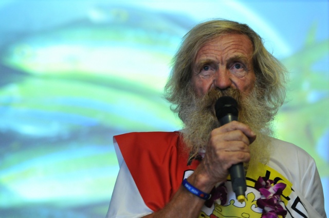 Kajakarz z Polic, który po raz drugi samotnie przepłynął Atlantyk, wrócił do domu. Fot. Łukasz Szełemej [Radio Szczecin] Aleksander Doba wrócił do domu. Przywitały go tłumy [ZDJĘCIA, WIDEO]