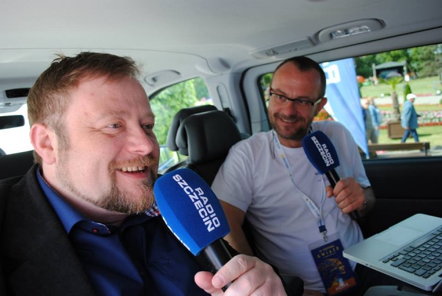 Odsłonięcie odcisków dłoni artystów będzie najważniejszym punktem festiwalu Gwiazd w Międzyzdrojach. Fot. Piotr Sikora [Radio Szczecin] Gwiazdy zjechały nad morze. Rozpoczyna się festiwal [ZDJĘCIA]