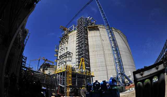Terminal LNG. Fot. Łukasz Szełemej [Radio Szczecin] Trwają testy w terminalu LNG. Byliśmy na budowie [ZDJĘCIA, WIDEO]