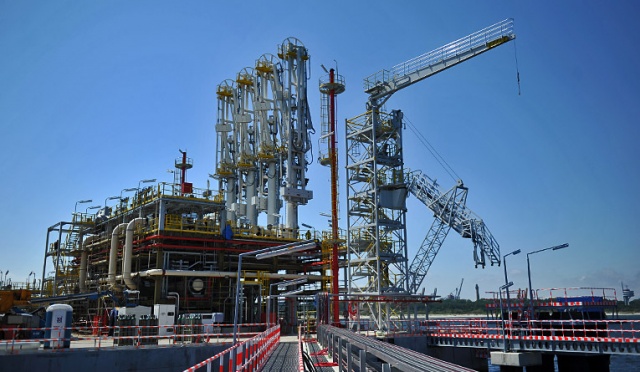 Terminal LNG. Fot. Łukasz Szełemej [Radio Szczecin] Trwają testy w terminalu LNG. Byliśmy na budowie [ZDJĘCIA, WIDEO]