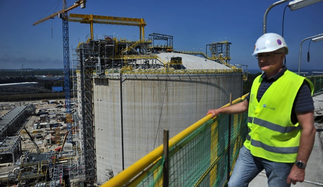 Terminal LNG. Fot. Łukasz Szełemej [Radio Szczecin] Trwają testy w terminalu LNG. Byliśmy na budowie [ZDJĘCIA, WIDEO]