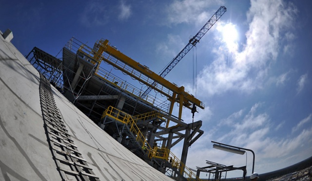 Terminal LNG. Fot. Łukasz Szełemej [Radio Szczecin] Trwają testy w terminalu LNG. Byliśmy na budowie [ZDJĘCIA, WIDEO]