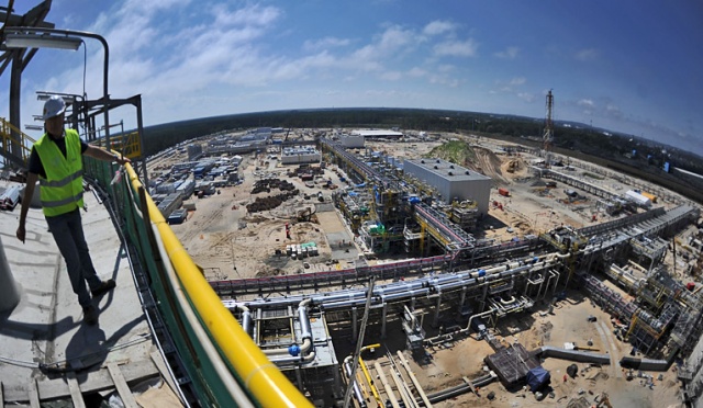 Terminal LNG. Fot. Łukasz Szełemej [Radio Szczecin] Trwają testy w terminalu LNG. Byliśmy na budowie [ZDJĘCIA, WIDEO]