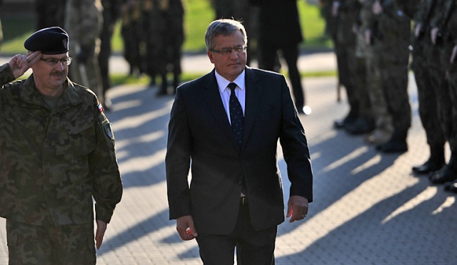 W obliczu rosyjskiej agresji, NATO musiało zmienić priorytety - mówił podczas konferencji w Koszarach Bałtyckich w Szczecinie prezydent Bronisław Komorowski. Fot. Łukasz Szełemej [Radio Szczecin] O priorytetach Sojuszu mówił w Koszarach Bałtyckich prezydent RP [ZDJĘCIA, WIDEO]
