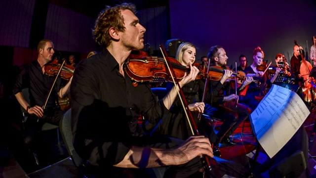 Zespół Bubliczki i Baltic Neopolis Orchestra wystąpił wspólnie w studio koncertowym Radia Szczecin im. Jana Szyrockiego. Fot. Jarosław Gaszyński [Radio Szczecin] Bałkańskie brzmienia w Radiu Szczecin [WIDEO, ZDJĘCIA]