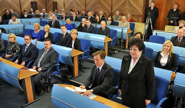 Szczecińska rada miasta. Fot. Łukasz Szełemej [Radio Szczecin] Inauguracyjna sesja rady miasta nowej kadencji została przerwana [ZDJĘCIA]