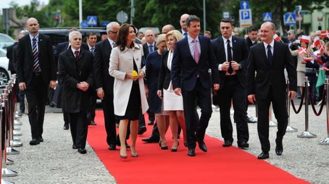 2014-05-14 - Książę Danii Fryderyk i jego żona księżna Maria Elżbieta przyjechali w środę do Szczecina. Fot. Łukasz Szełemej [Radio Szczecin] To był rekordowy rok. 2014 w obiektywie Radia Szczecin [ZDJĘCIA, WIDEO]