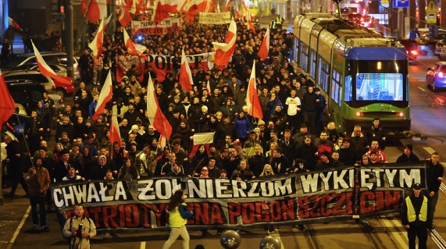 2014-03-01 - Tłumy szczecinian wzięły udział w marszu pamięci Żołnierzy Wyklętych w Szczecinie. Fot. Łukasz Szełemej [Radio Szczecin] To był rekordowy rok. 2014 w obiektywie Radia Szczecin [ZDJĘCIA, WIDEO]