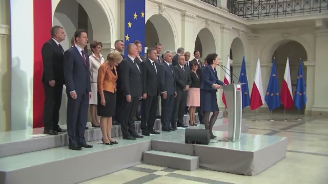 Opozycja o rządzie Ewy Kopacz. PiS: Rząd nowy, sitwa stara. SLD: Zmiany nie spowodują rewolucji