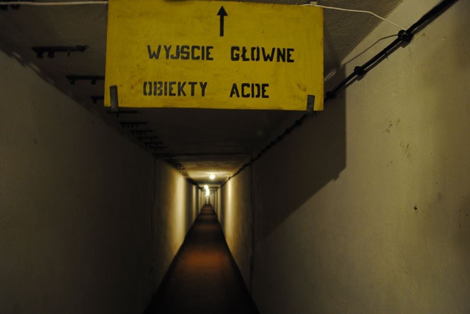 Poranny program Radia Szczecin nadajemy z tajnego kompleksu schronów. Fot. Piotr Sikora [Radio Szczecin]