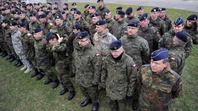 Fot. Łukasz Szełemej [Radio Szczecin] Wojskowi NATO świętowali na Wałach. "Rośnie znaczenie jednostki" [ZDJĘCIA, WIDEO]