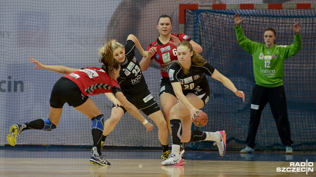 Pogoń Baltica - Start Elbląg 32:29. Fot. Jarosław Gaszyński [Radio Szczecin] Doskonały start szczypiornistek Pogoni Baltica [ZDJĘCIA]