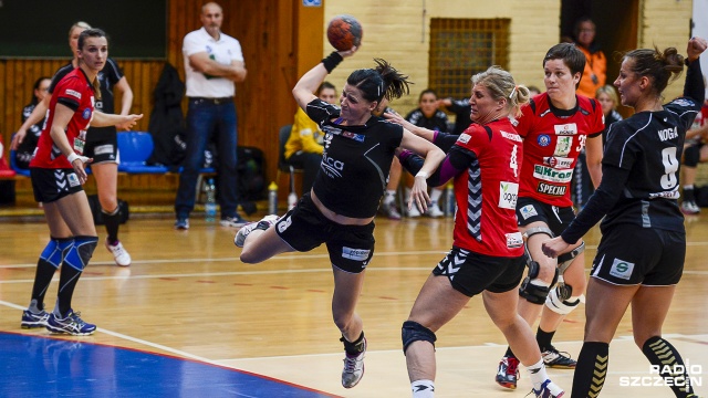 Pogoń Baltica - Start Elbląg 32:29. Fot. Jarosław Gaszyński [Radio Szczecin] Doskonały start szczypiornistek Pogoni Baltica [ZDJĘCIA]