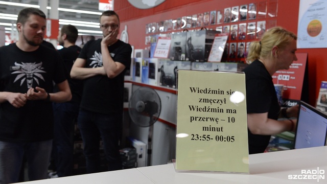 Szczecińska premiera gry Wiedźmin III: Dziki Gon. Fot. Michał Król [Radio Szczecin] Tłumy na nocnej premierze polskiej gry Wiedźmin III: Dziki Gon [ZDJĘCIA, WIDEO]