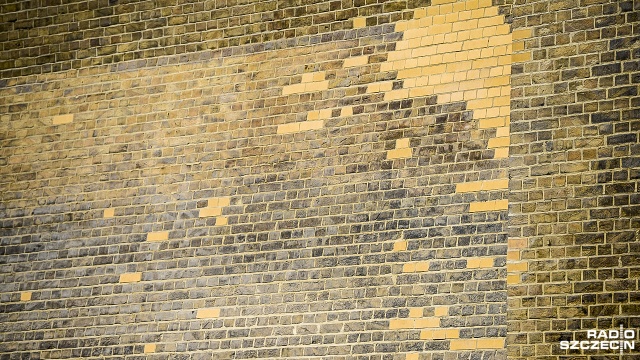 Szpetota i fuszerka - w takich słowach szczecinianie oceniają remont muru oporowego na Dworcu Szczecin Główny. Fot. Jarosław Gaszyński [Radio Szczecin] Architektoniczny koszmar na Dworcu Głównym w Szczecinie [ZDJĘCIA, WIDEO]