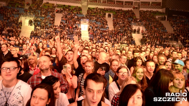 Koncert z okazji "siedemdziesiątki" Radia Szczecin wystartował po godzinie 17. Fot. Jarosław Gaszyński [Radio Szczecin] "Takiej imprezy jeszcze nie było. Najlepsza 70-tka na świecie" [WIDEO, DUŻO ZDJĘĆ]