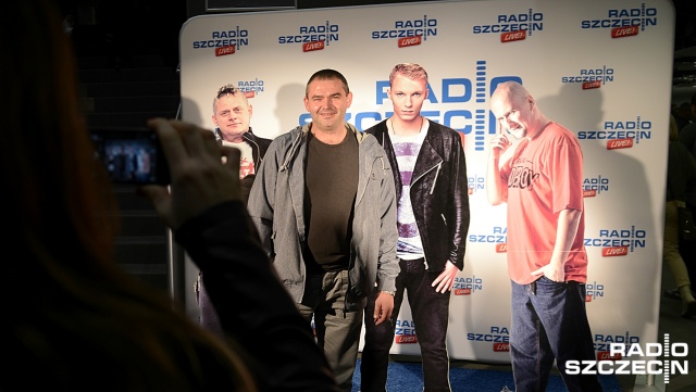 Koncert z okazji "siedemdziesiątki" Radia Szczecin wystartował po godzinie 17. Fot. Jarosław Gaszyński [Radio Szczecin] "Takiej imprezy jeszcze nie było. Najlepsza 70-tka na świecie" [WIDEO, DUŻO ZDJĘĆ]