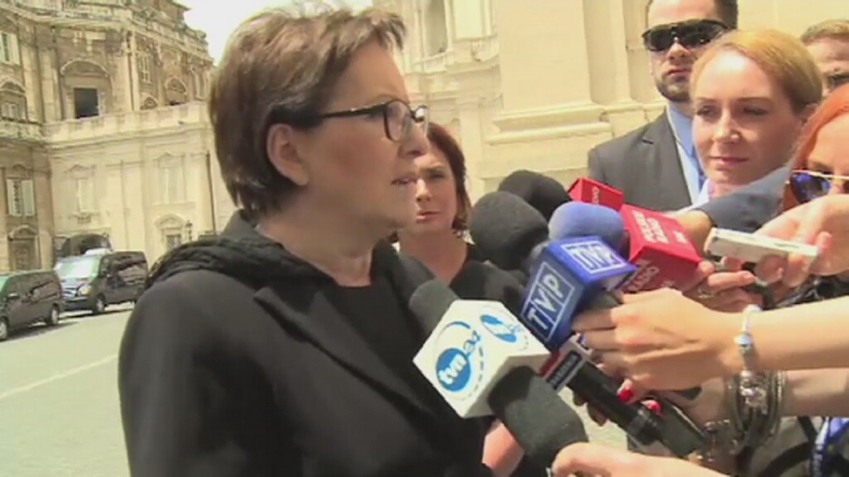 Rozpoczęłam dopiero jakiś etap zmian i można spodziewać się też innych - mówiła w piątek w Watykanie premier Ewa Kopacz. Fot. TVN24/x-news