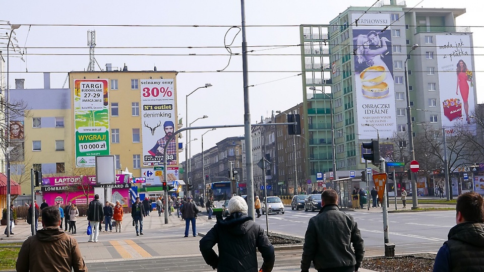 To ma być początek końca zaśmiecania miast reklamami - taki jest cel wchodzącej w piątek w życie ustawy krajobrazowej. Fot. Jarosław Gaszyński [Radio Szczecin/Archiwum]