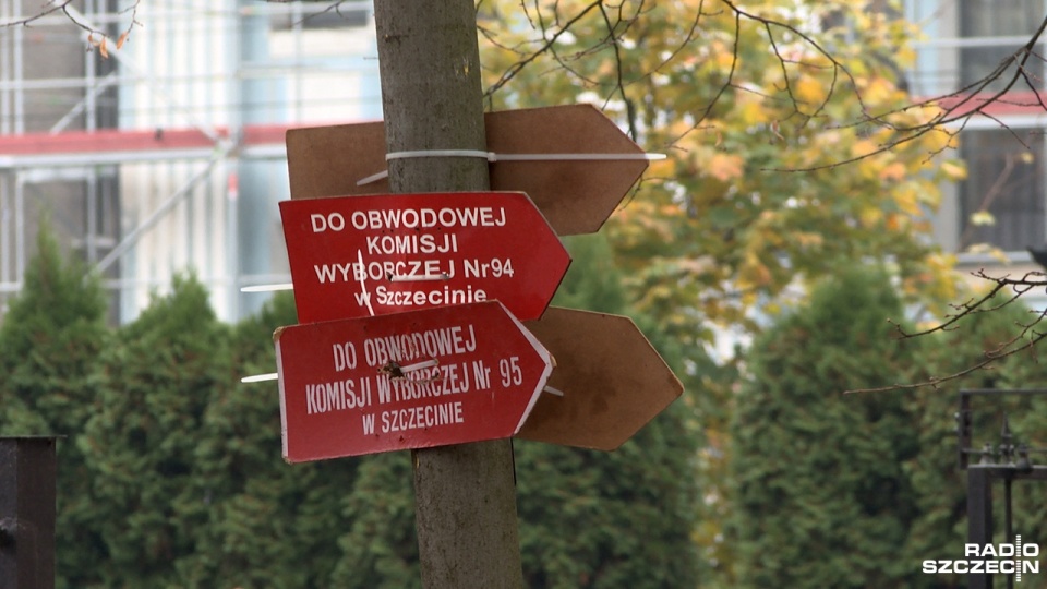 Wyniki sondażu exit poll dla Radia Szczecin, który przeprowadziła Pracownia Analiz Obywatelskich. Fot. Piotr Sawiński [Radio Szczecin]