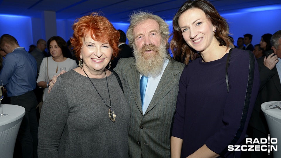 Aleksander Doba wraz z małżonką. Z prawej Monika Pyrek (Radio Szczecin). Fot. Jarosław Gaszyński [Radio Szczecin]