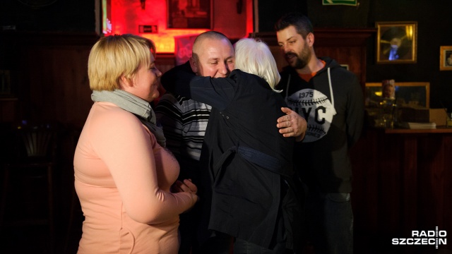 W koncercie wzięło udział około 30 osób. Wśród nich byli rodzice chorego Piotrusia. Fot. Konrad Nowak [Radio Szczecin] Koncert dla chorego Piotrusia. Potrzebna suma coraz bliżej [WIDEO, ZDJĘCIA]